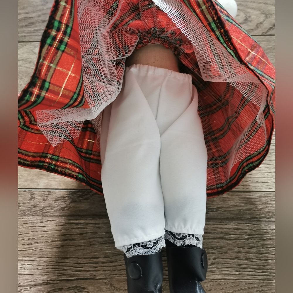Porcelain doll - Picture 3 of 6